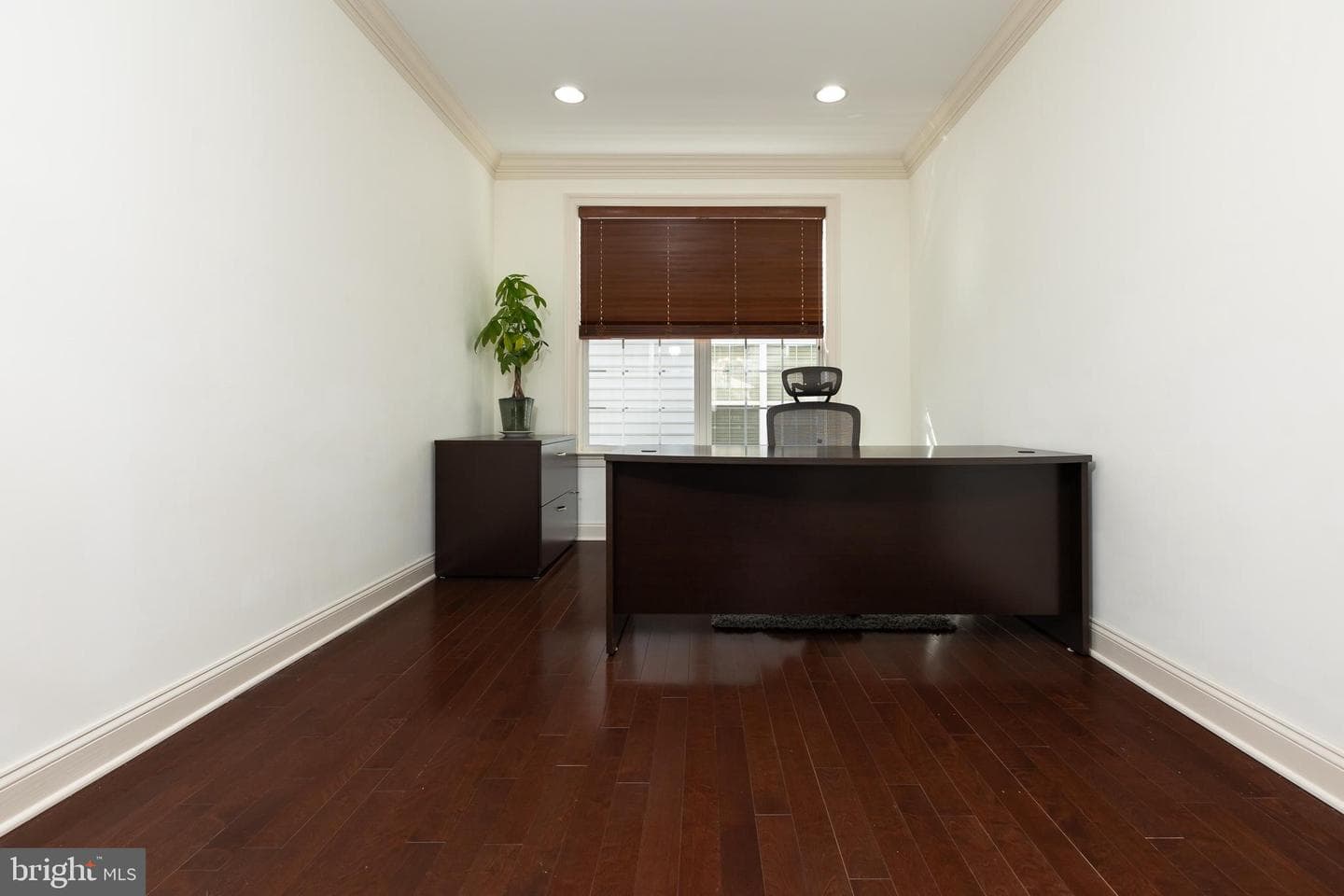 215 N Van Buren Street photo 46