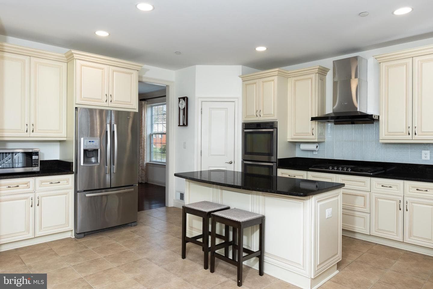 215 N Van Buren Street photo 56
