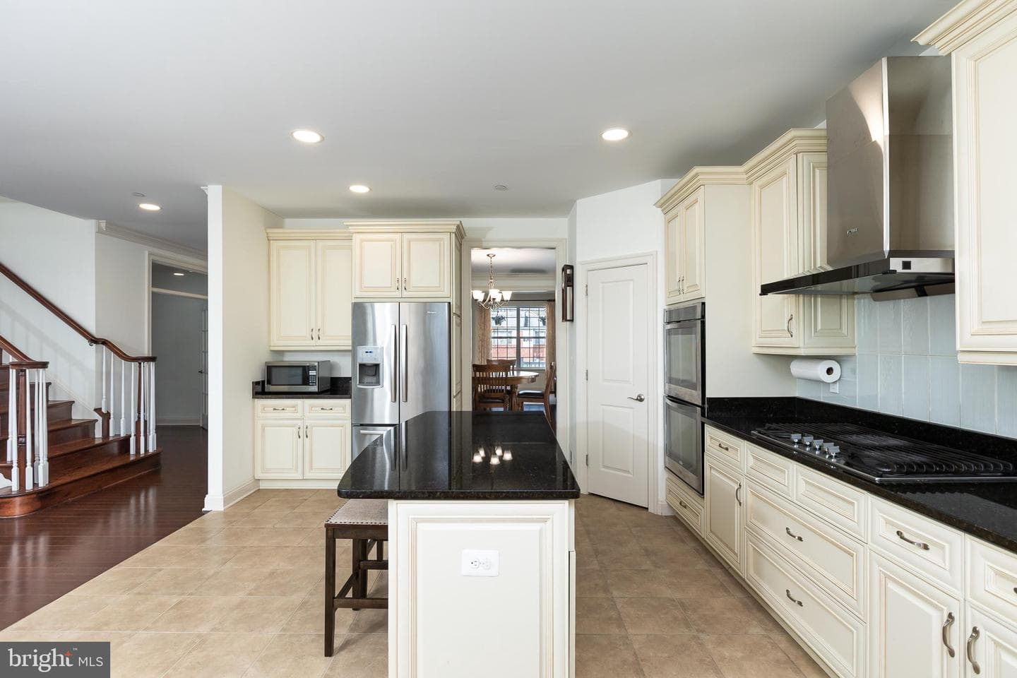 215 N Van Buren Street photo 58