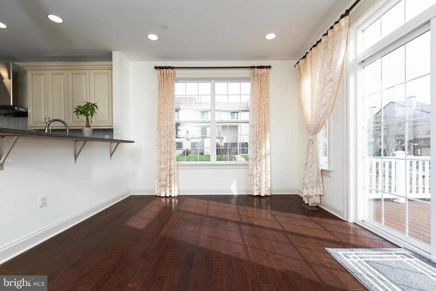 215 N Van Buren Street photo 62