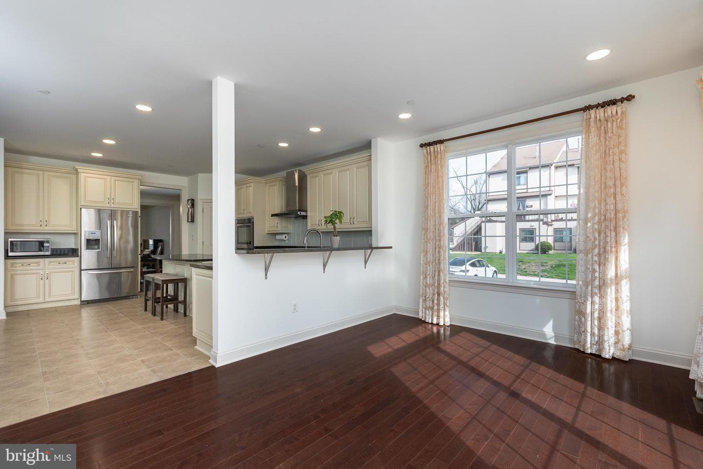 215 N Van Buren Street photo 63