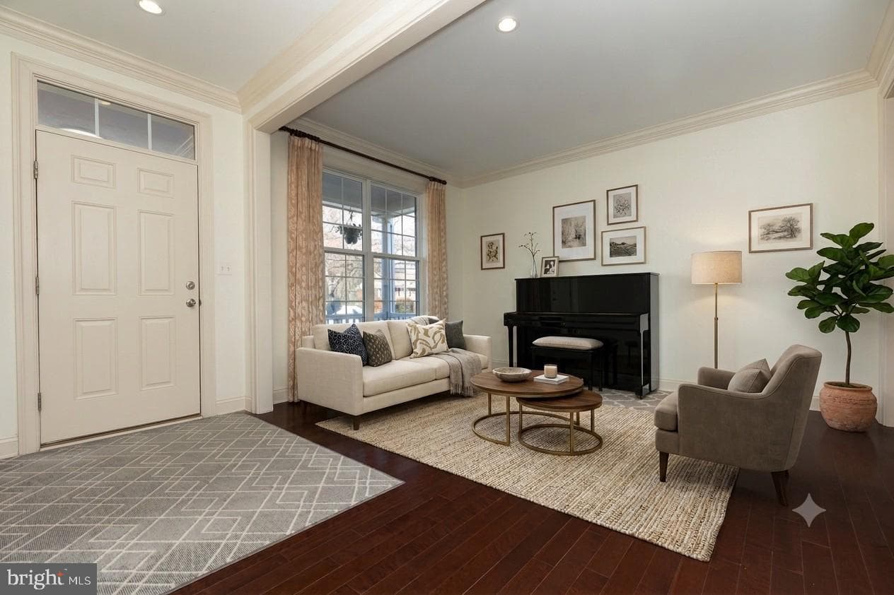 215 N Van Buren Street photo 9