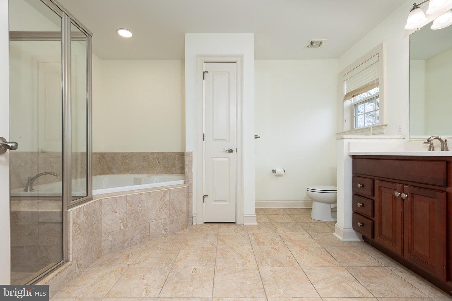 215 N Van Buren Street photo 96