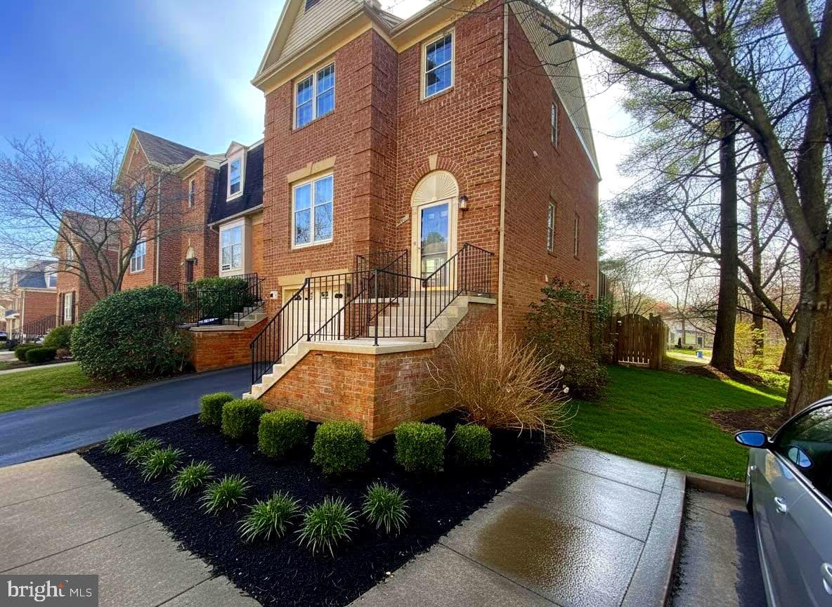 10101 Galsworthy Place