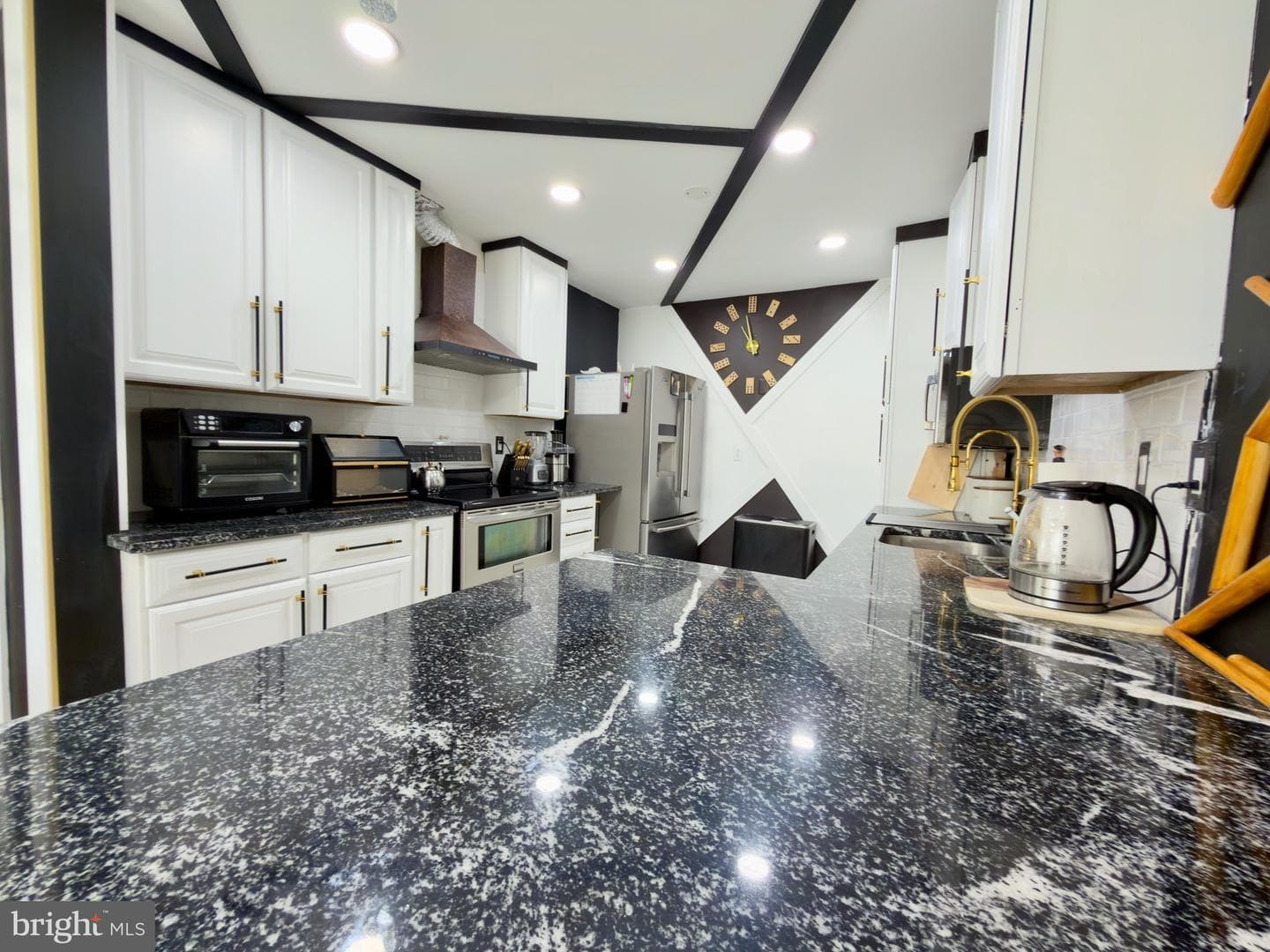16720 Longdraft Road photo 10