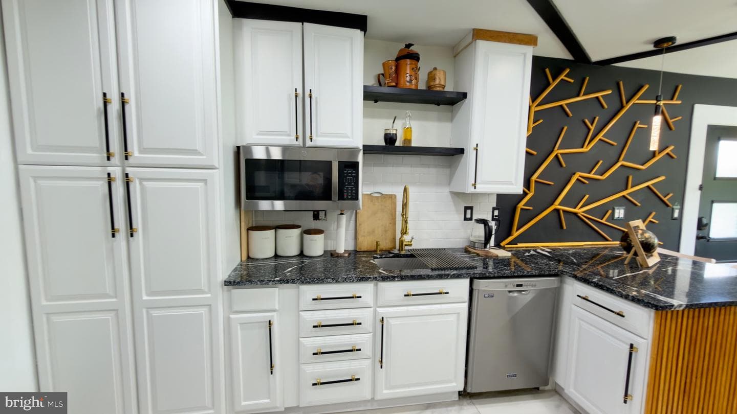 16720 Longdraft Road photo 13