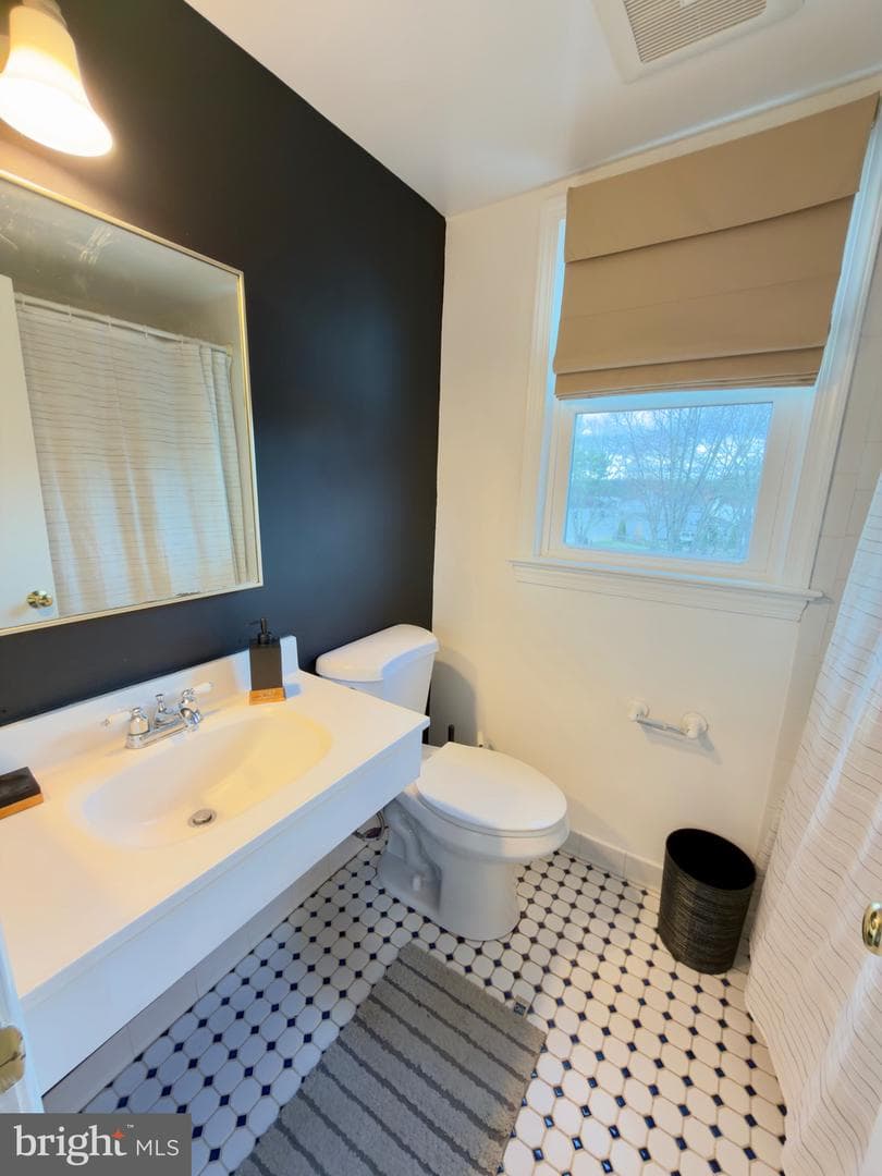 16720 Longdraft Road photo 25