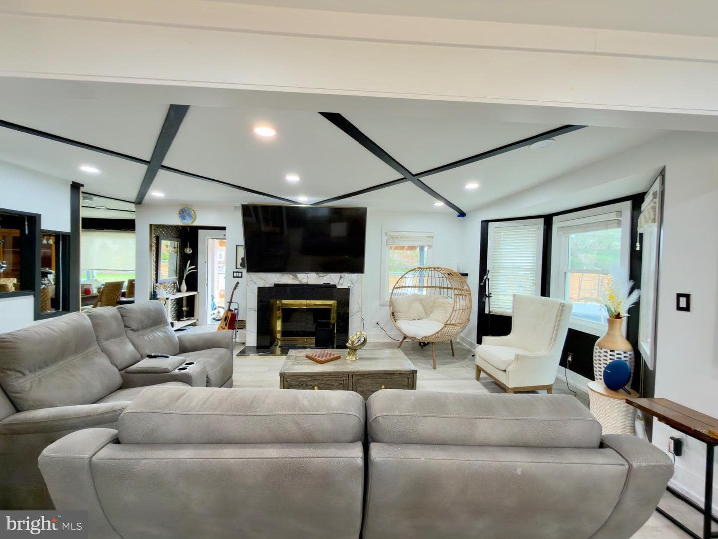 16720 Longdraft Road photo 4
