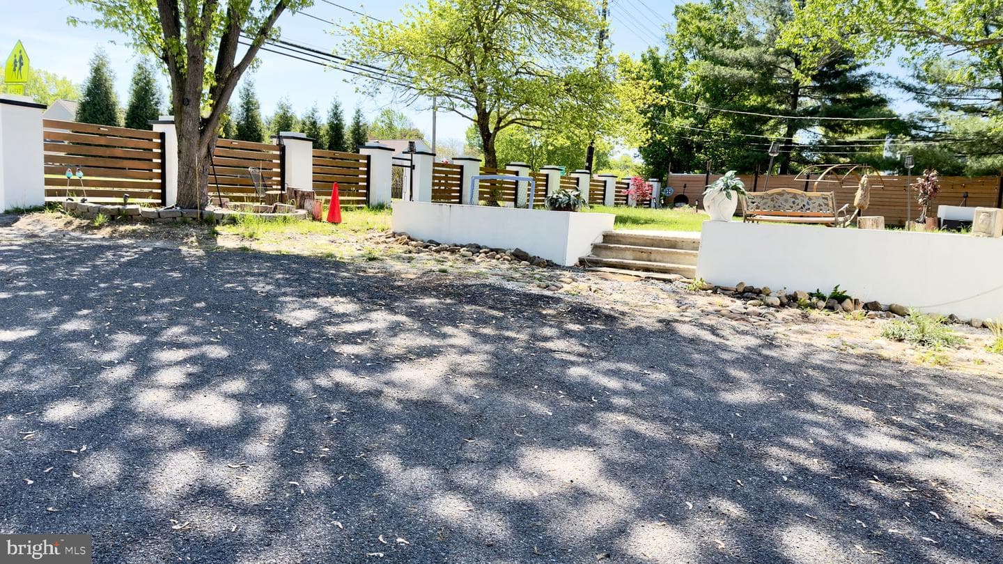 16720 Longdraft Road photo 40