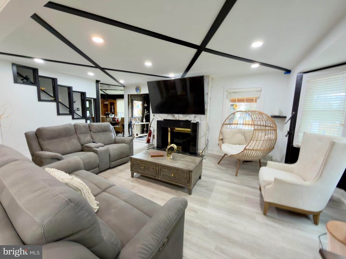16720 Longdraft Road photo 6