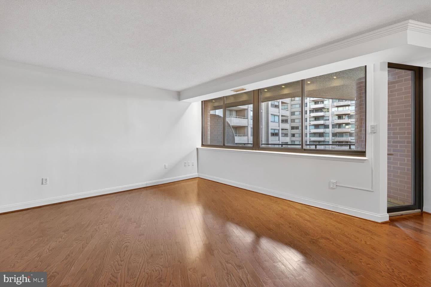 4550 N Park Avenue N #914 photo 6