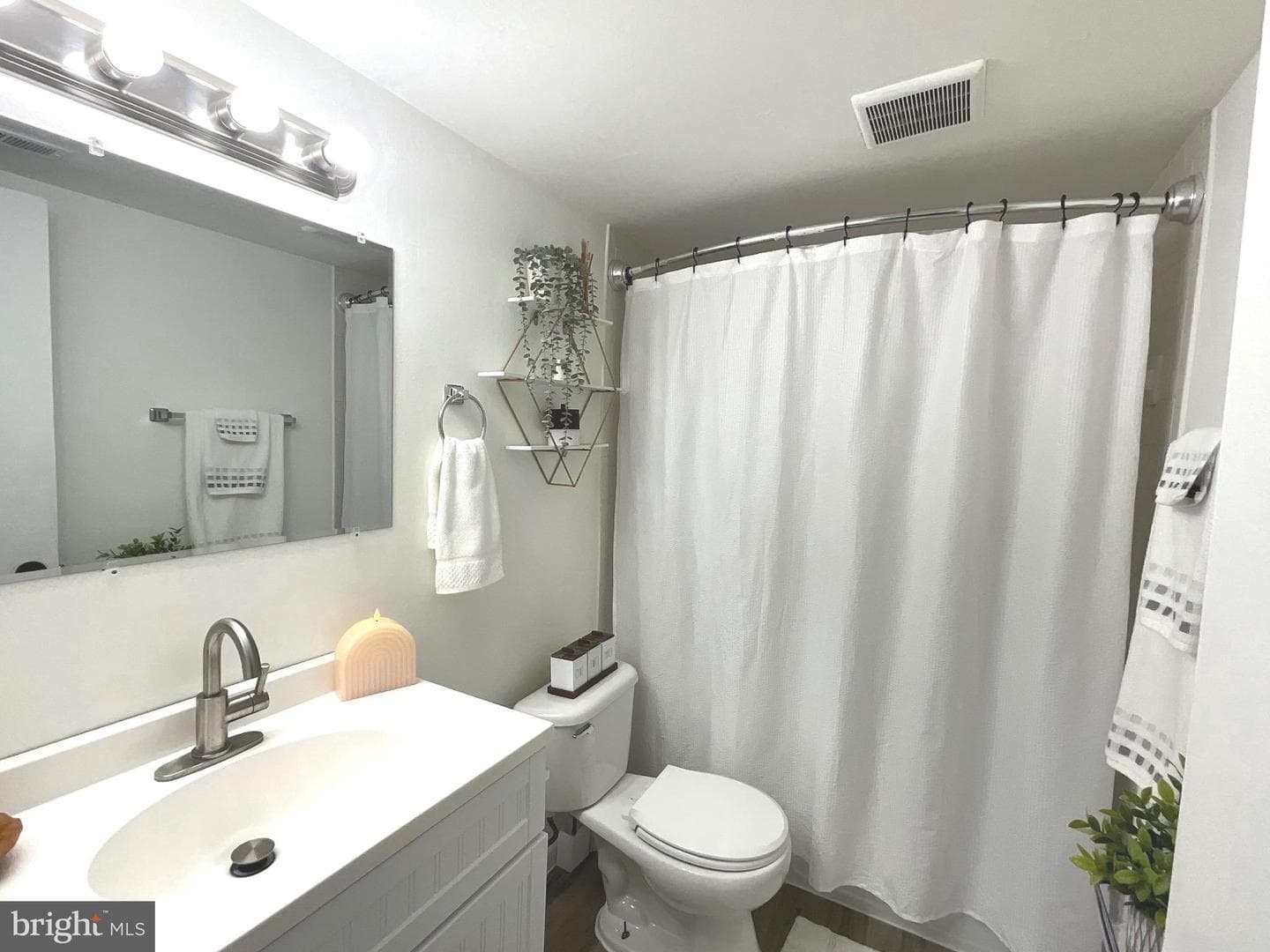 740 Quince Orchard Boulevard #202 photo 24