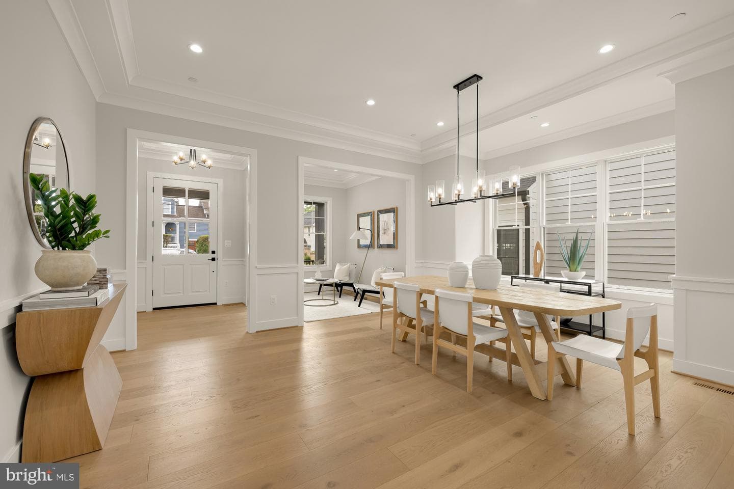 5134 Newport Avenue photo 4