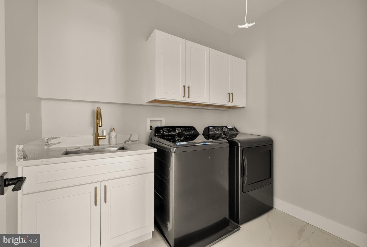 5134 Newport Avenue photo 42