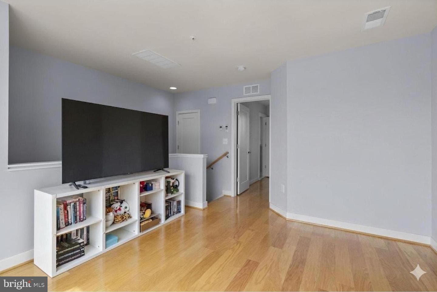 8087 Tribeca Street photo 29