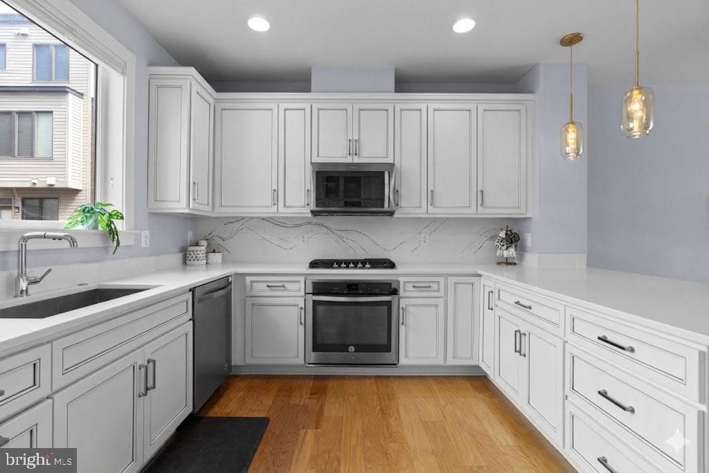 8087 Tribeca Street photo 3