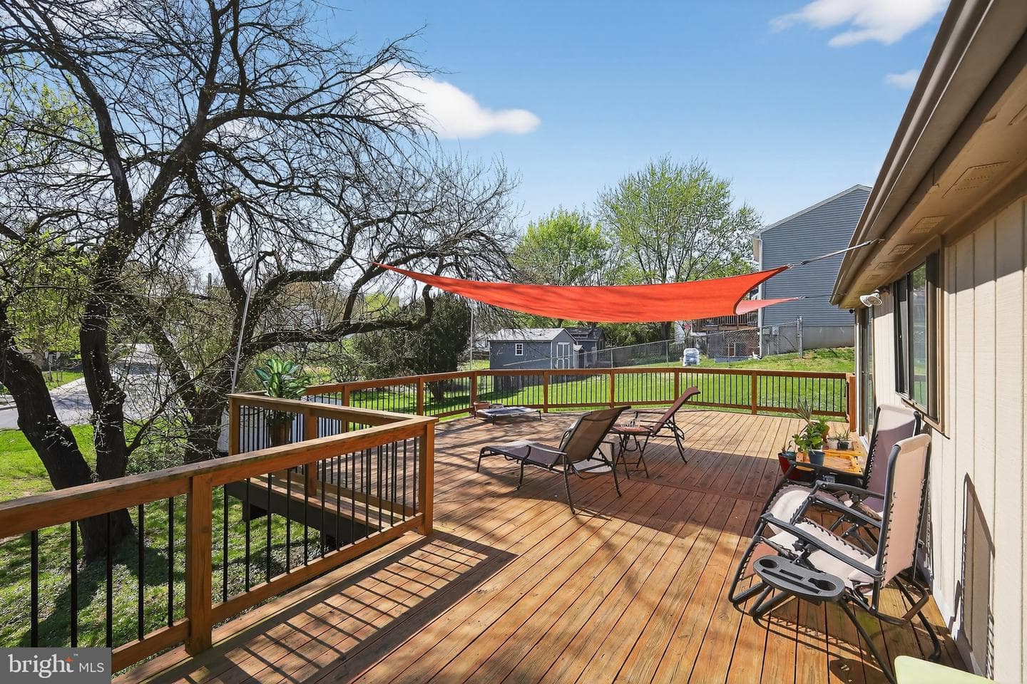 327 S Horners Lane photo 32