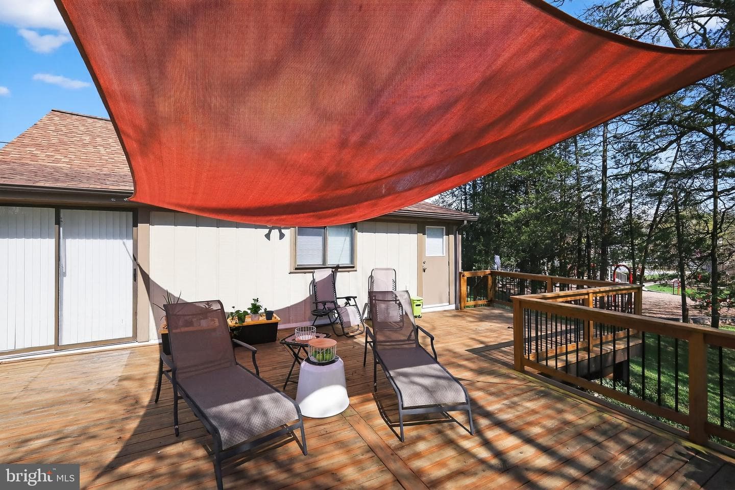 327 S Horners Lane photo 34