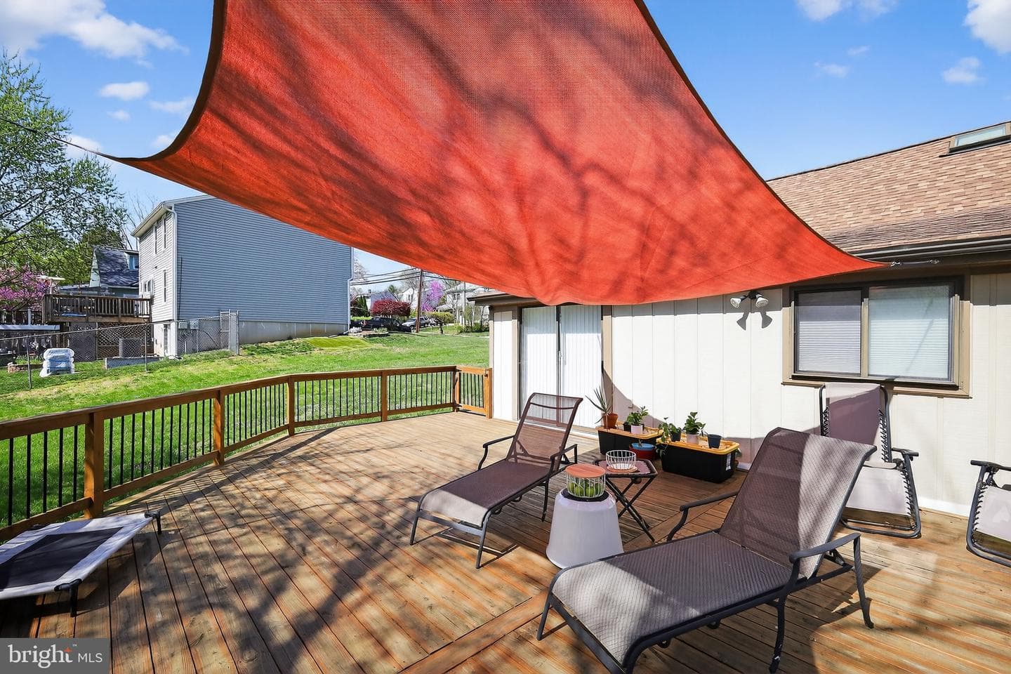 327 S Horners Lane photo 41