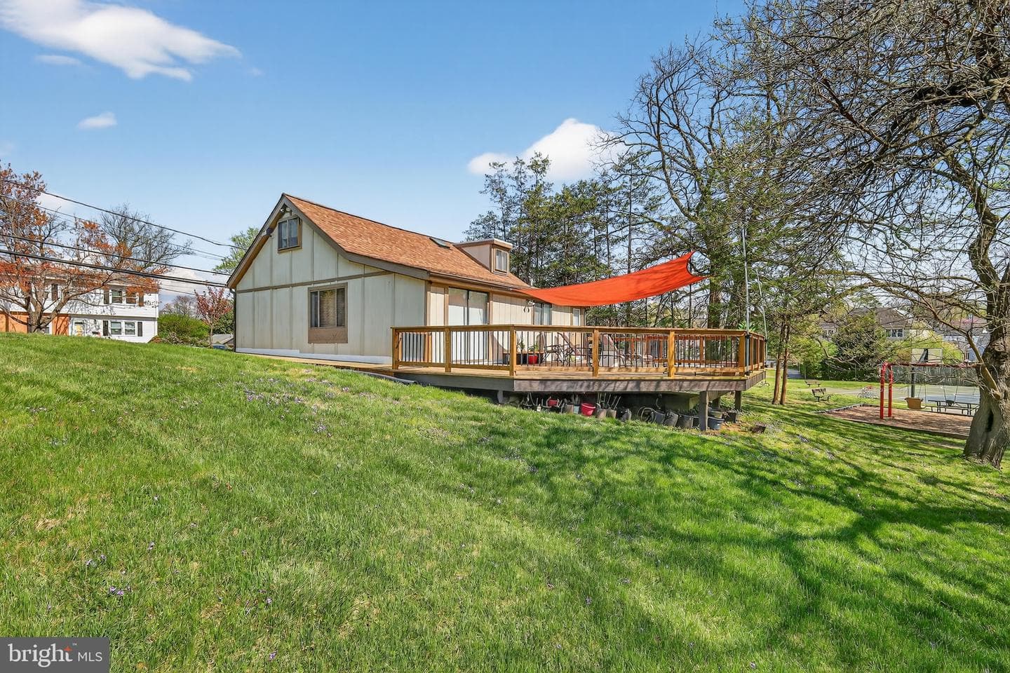327 S Horners Lane photo 43