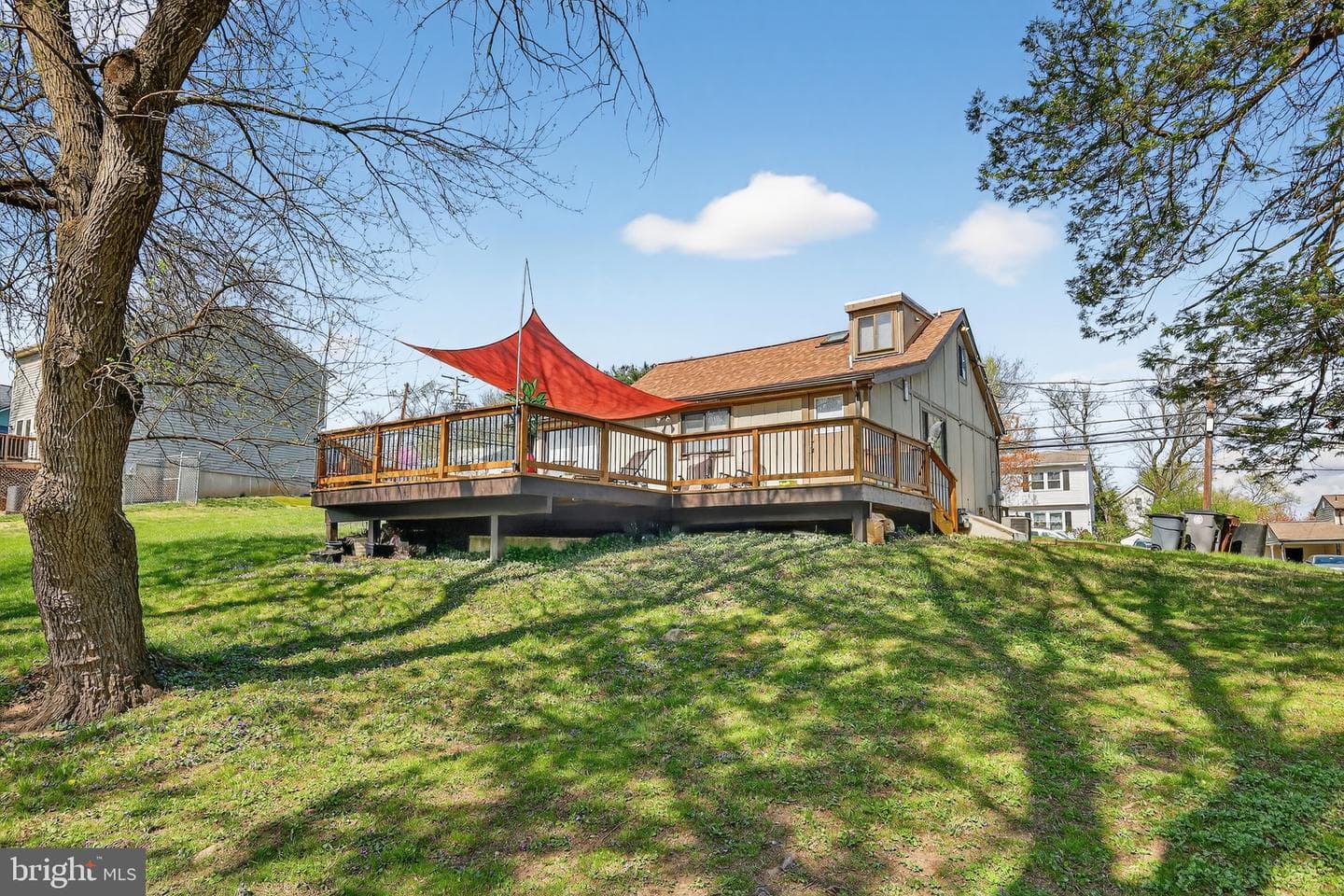 327 S Horners Lane photo 44
