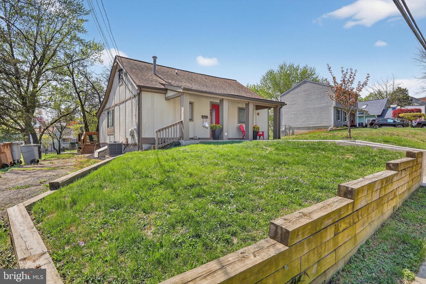 327 S Horners Lane photo 71