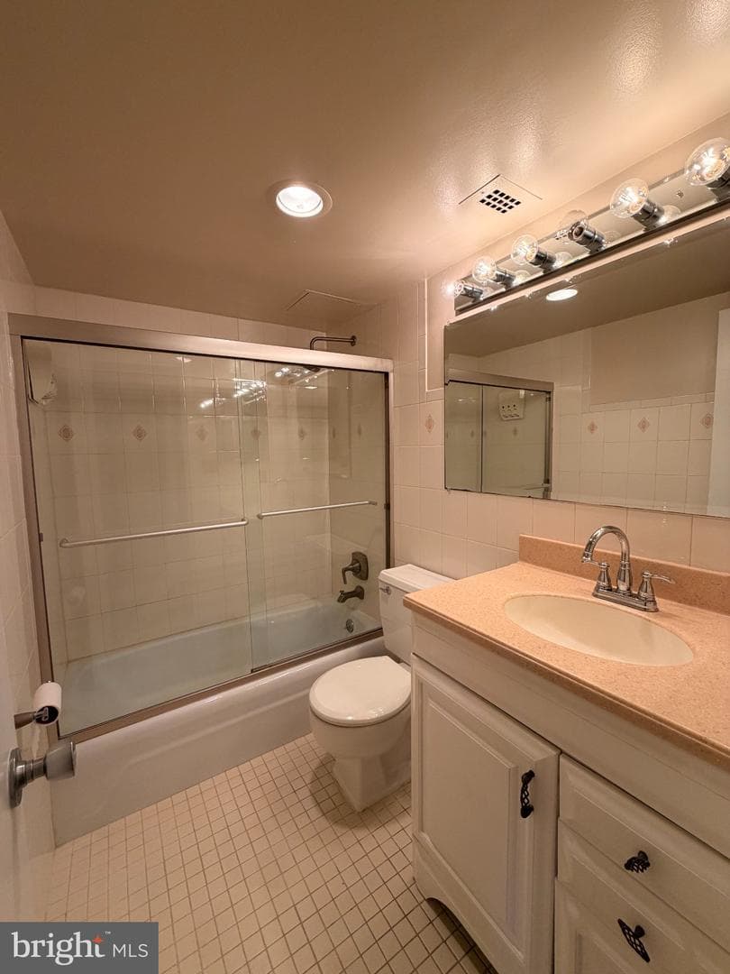 4242 E West Highway #506 photo 18