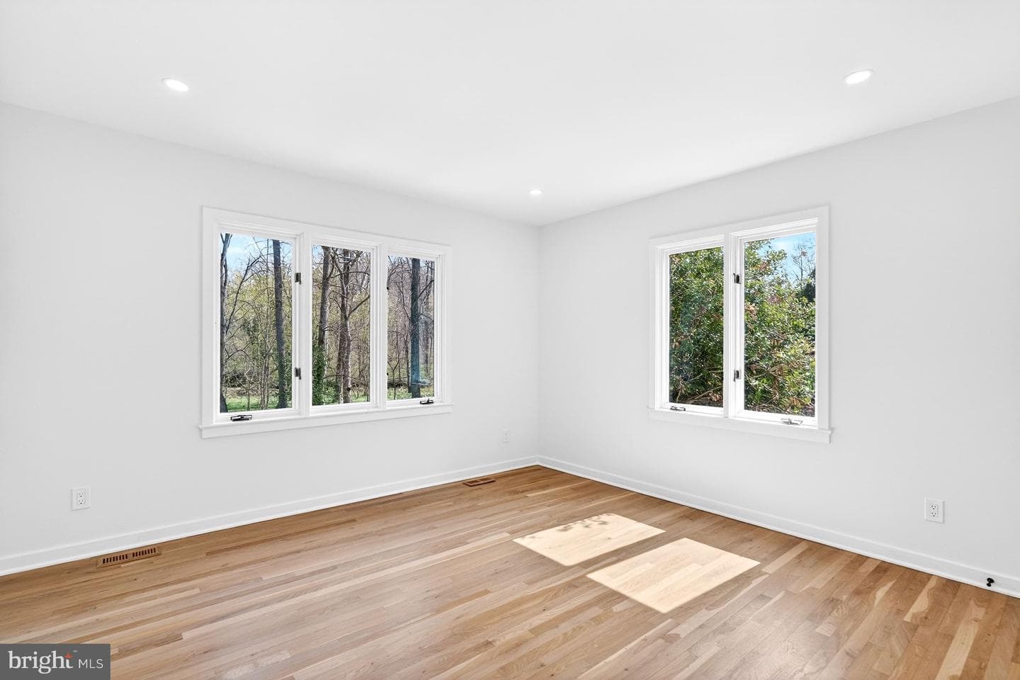 7126 Darby Road photo 20