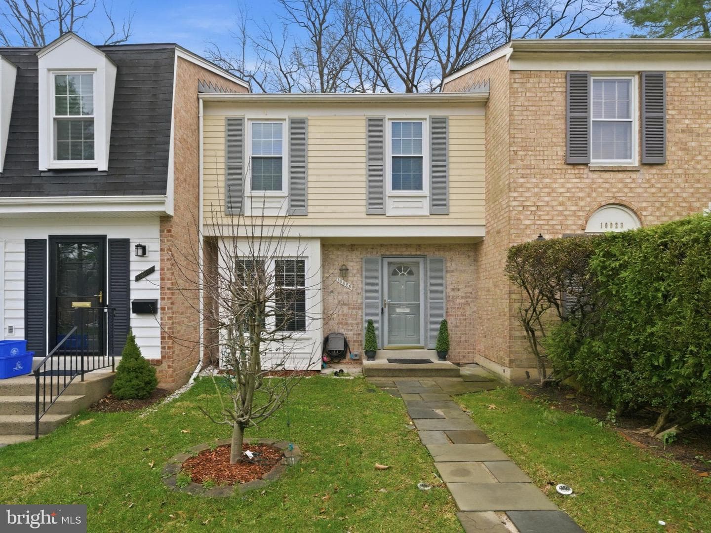 10025 Maple Leaf Drive