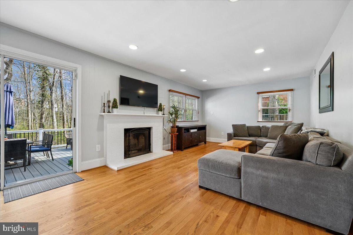 8101 Whittier Boulevard photo 15