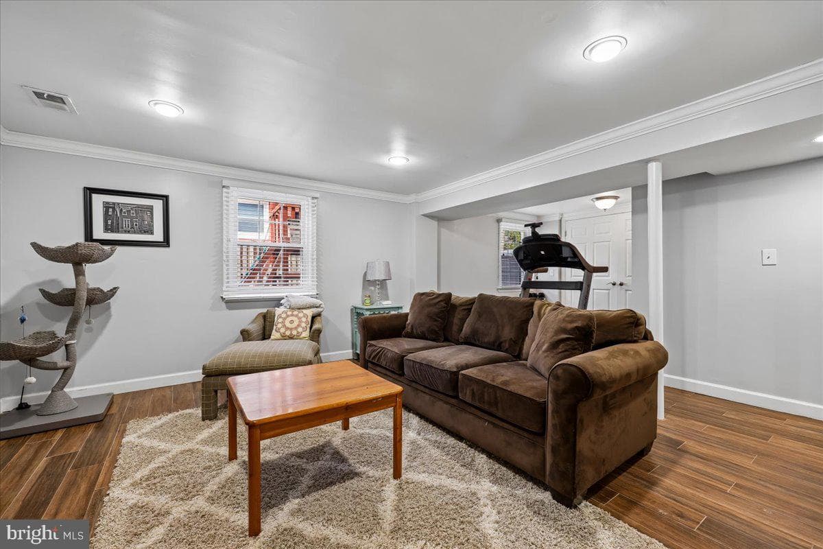 8101 Whittier Boulevard photo 36