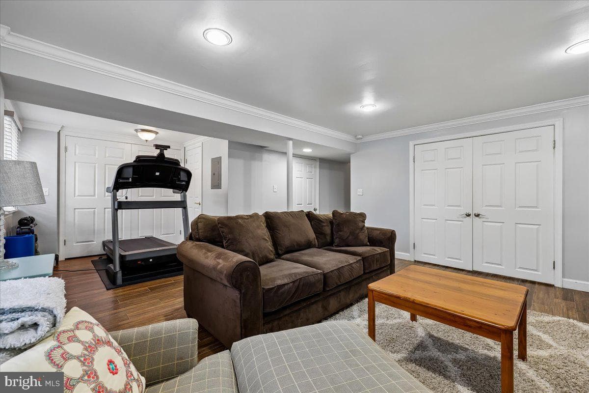 8101 Whittier Boulevard photo 37