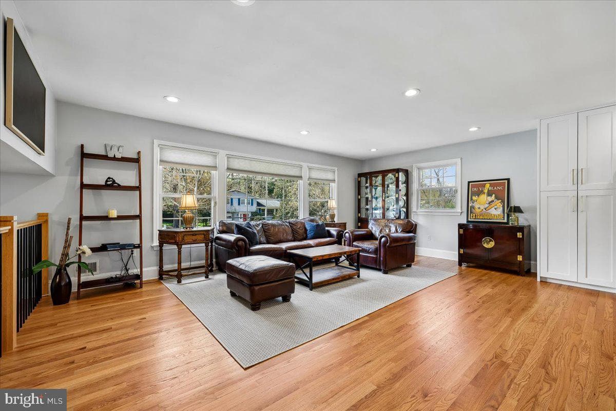 8101 Whittier Boulevard photo 4