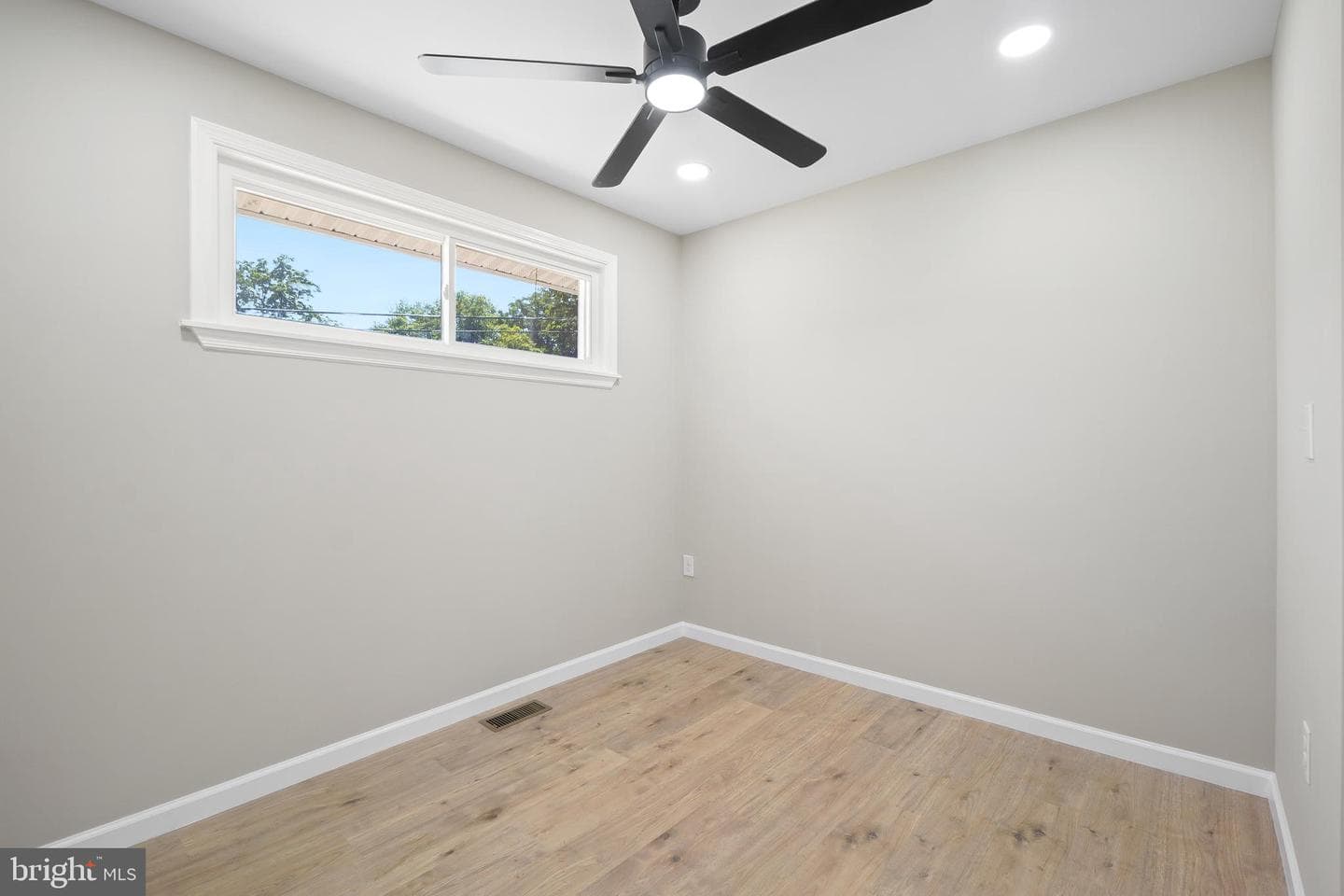 4603 Iris Place photo 13