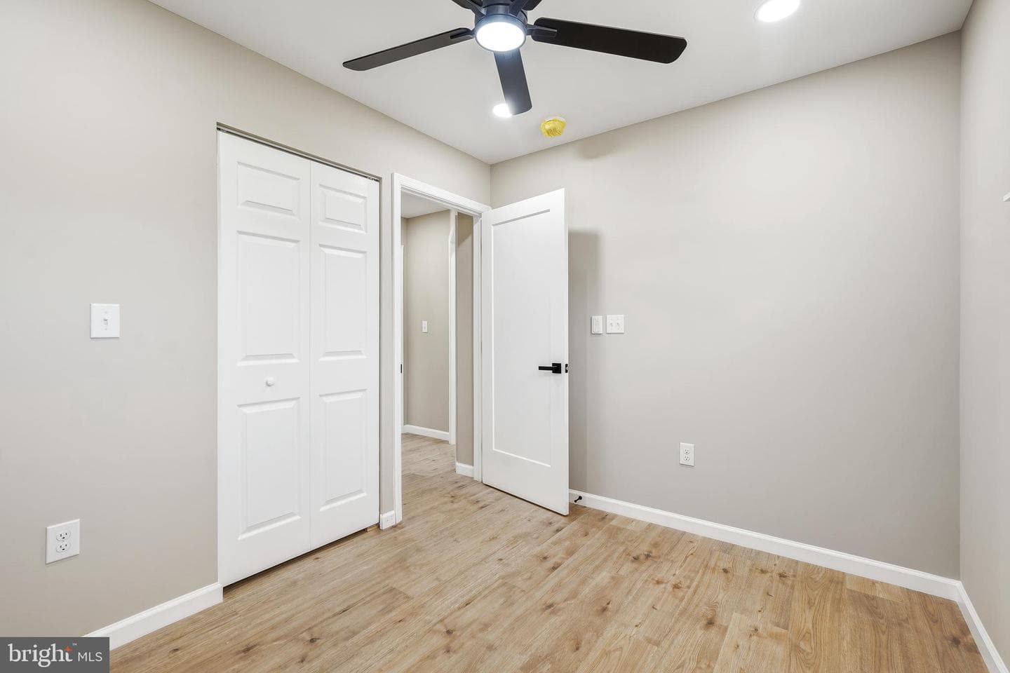 4603 Iris Place photo 14