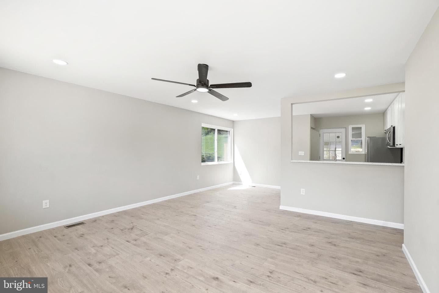 4603 Iris Place photo 3