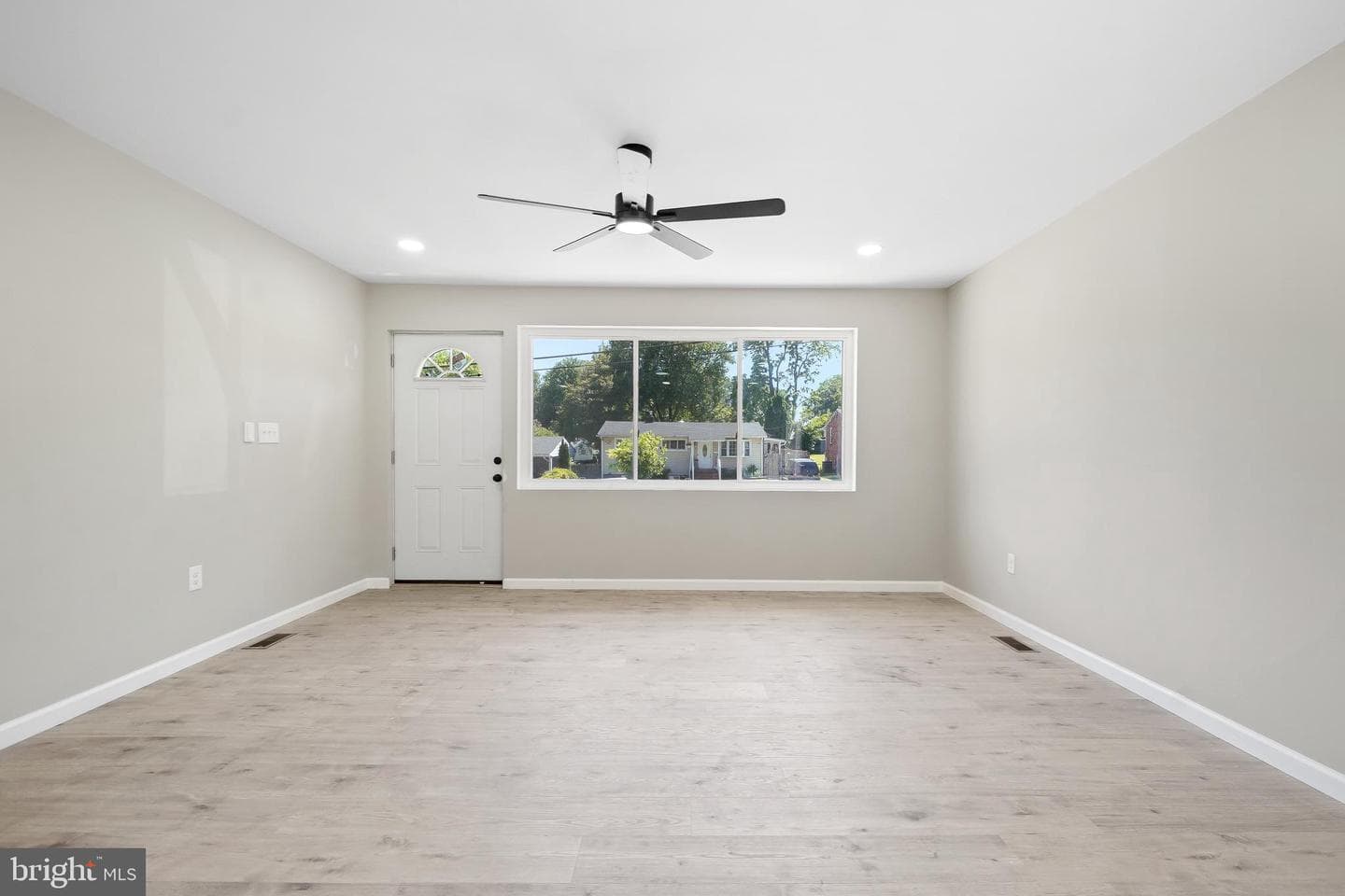 4603 Iris Place photo 4