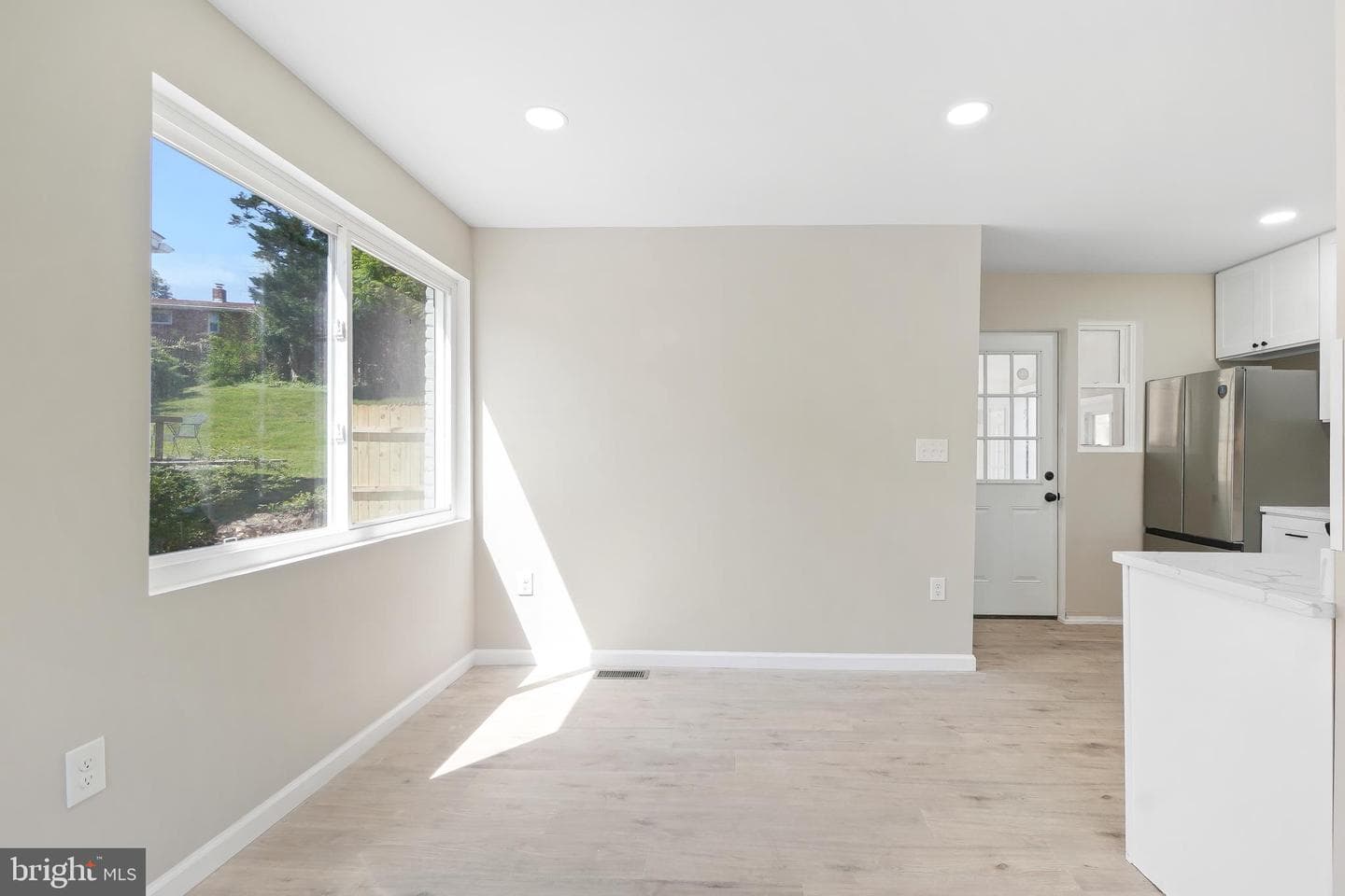 4603 Iris Place photo 6