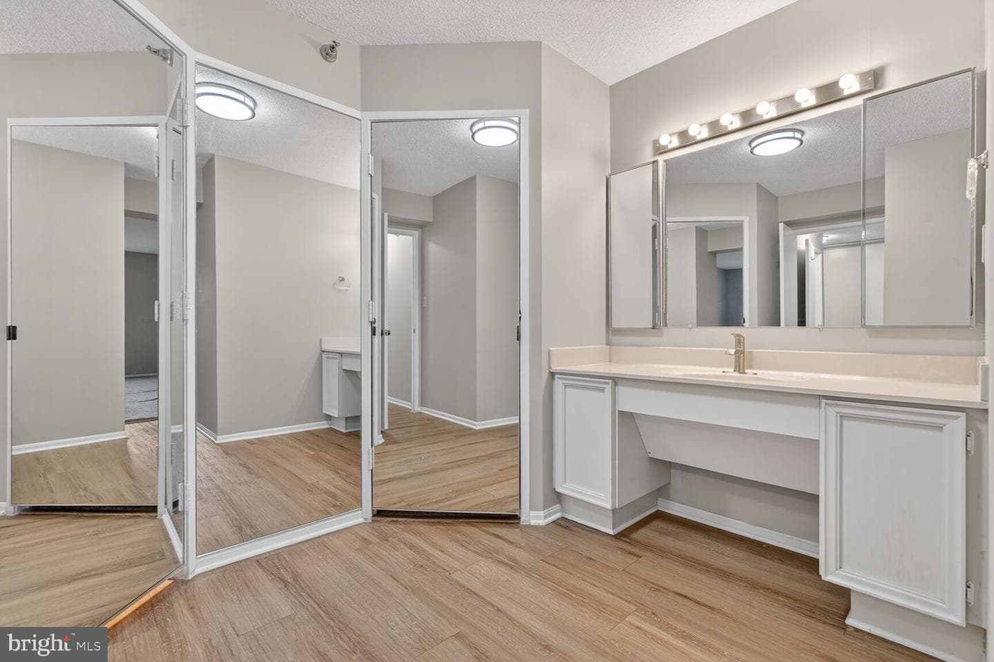 15115 Interlachen Drive #3-521 photo 20