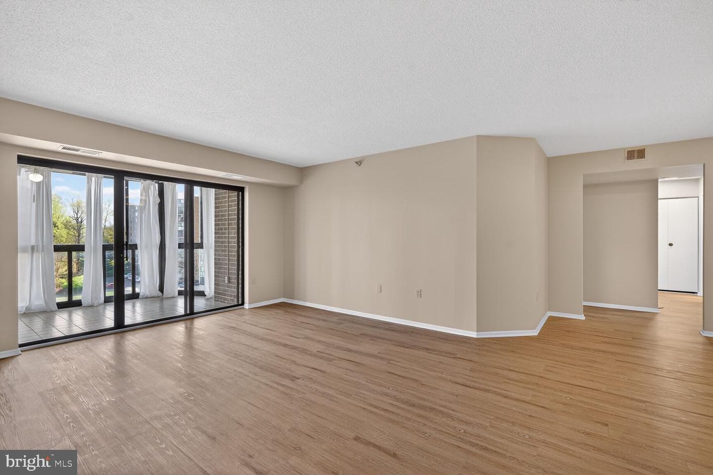 15115 Interlachen Drive #3-521 photo 4