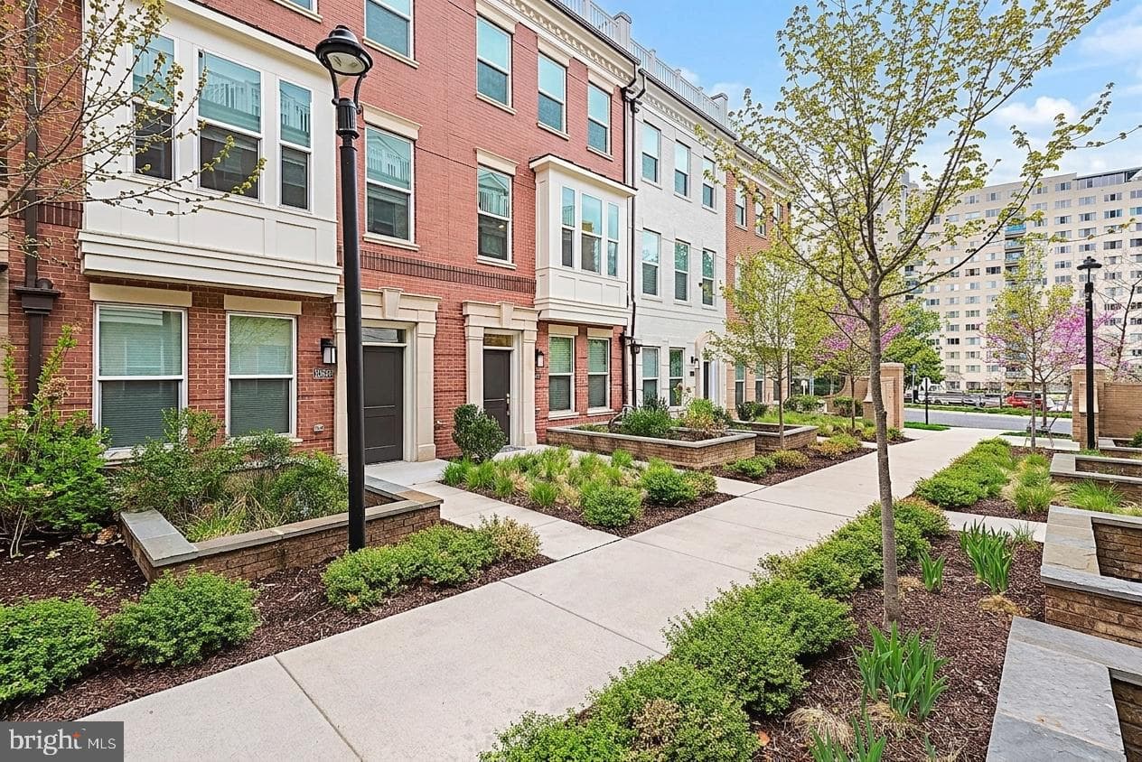 10274 Grosvenor Place, North Bethesda