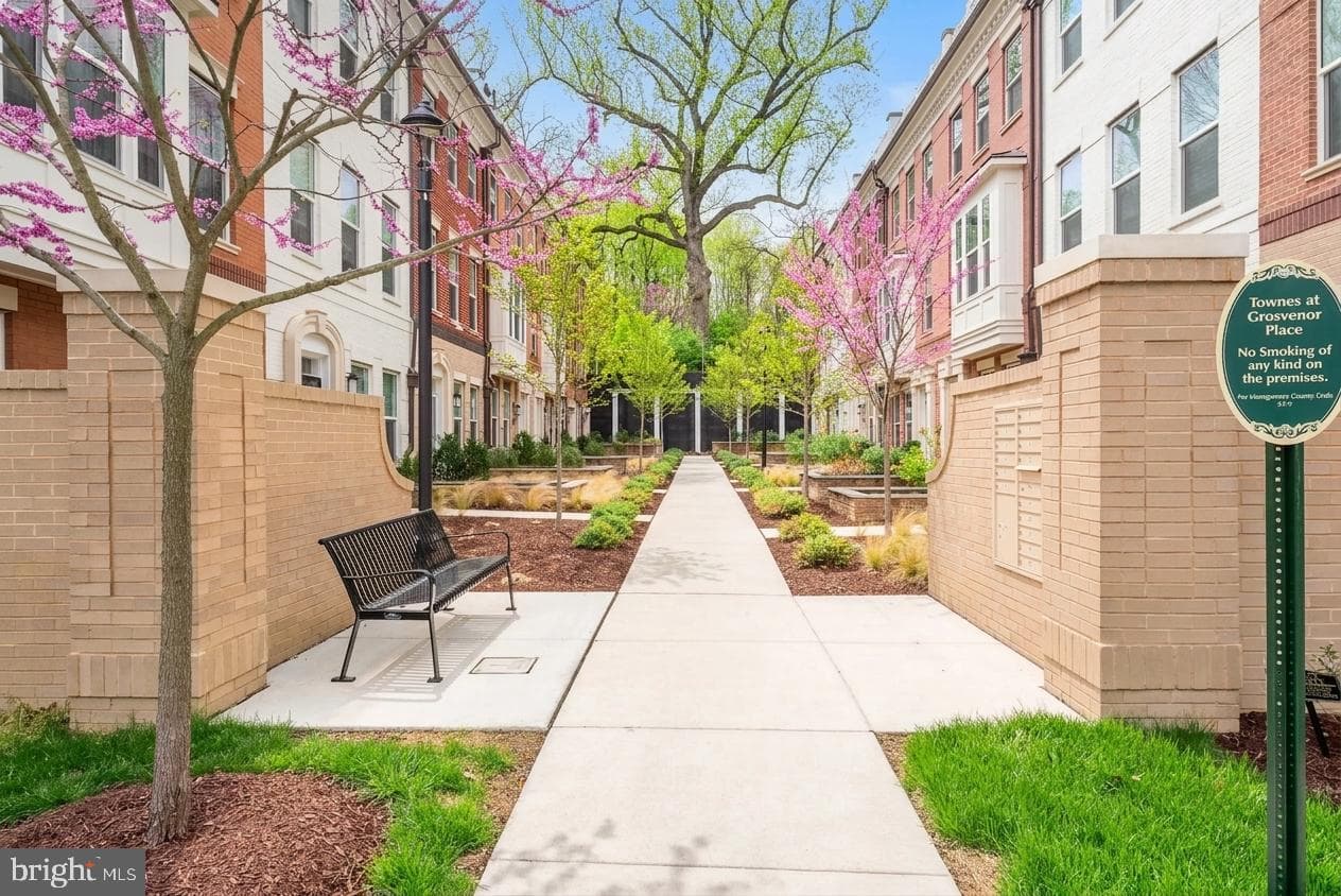 10274 Grosvenor Place, North Bethesda