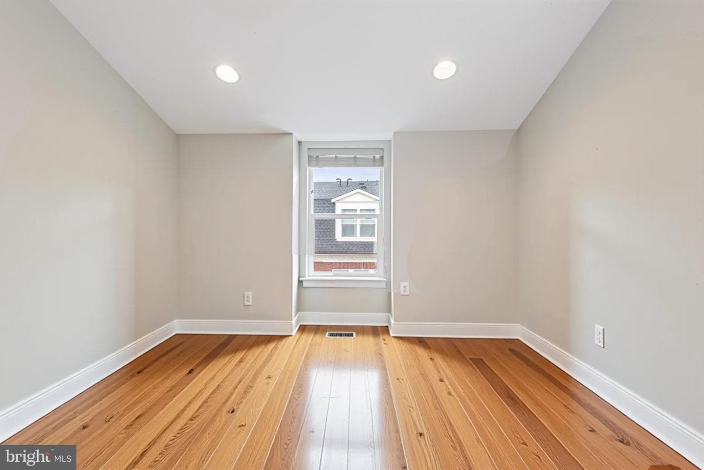 10274 Grosvenor Place photo 69