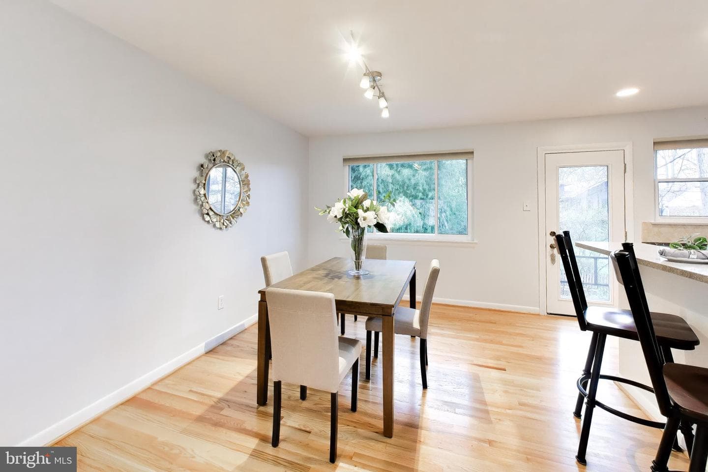 6514 Wilmett Road photo 6