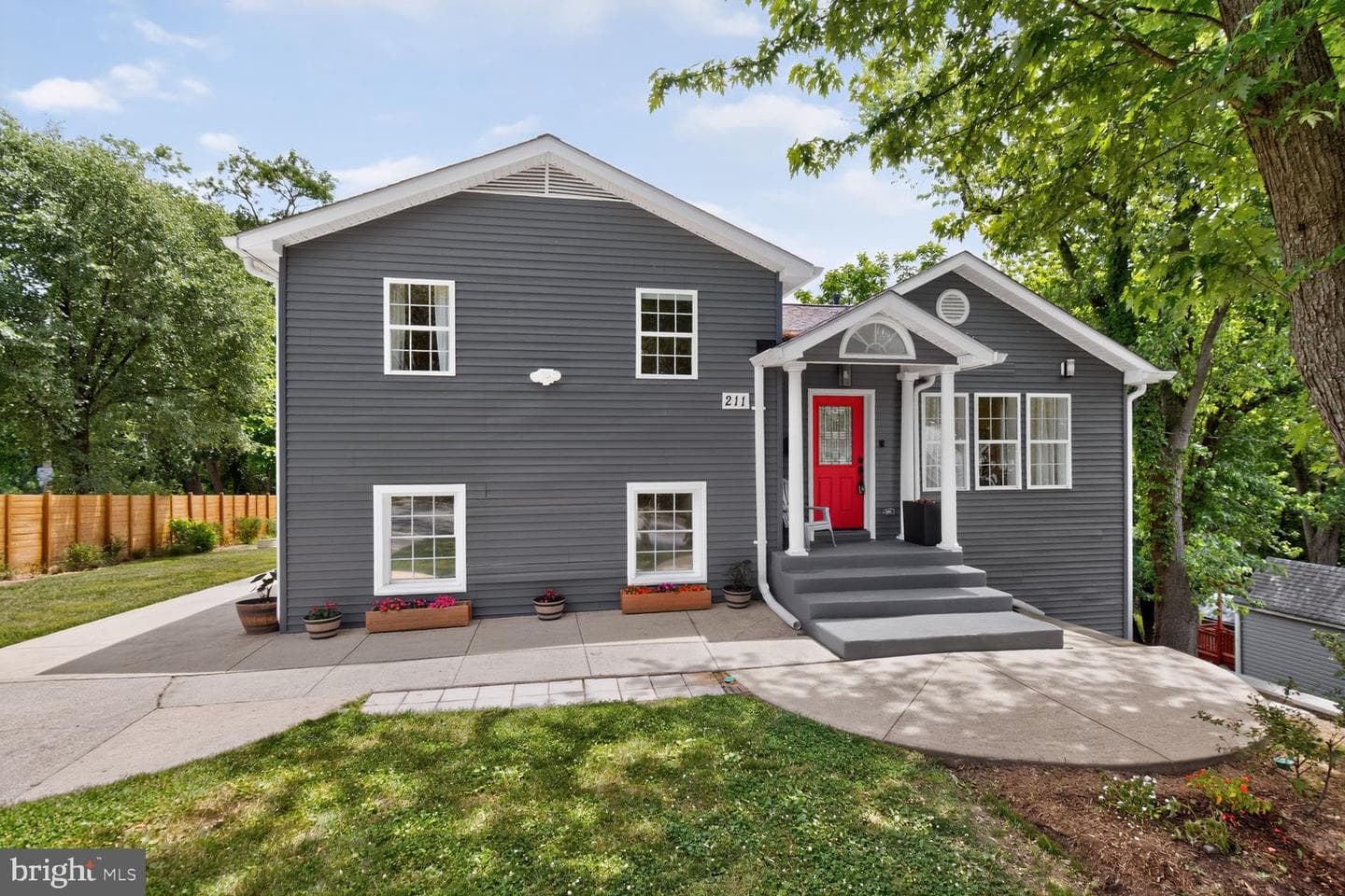 211 Charles St, Rockville