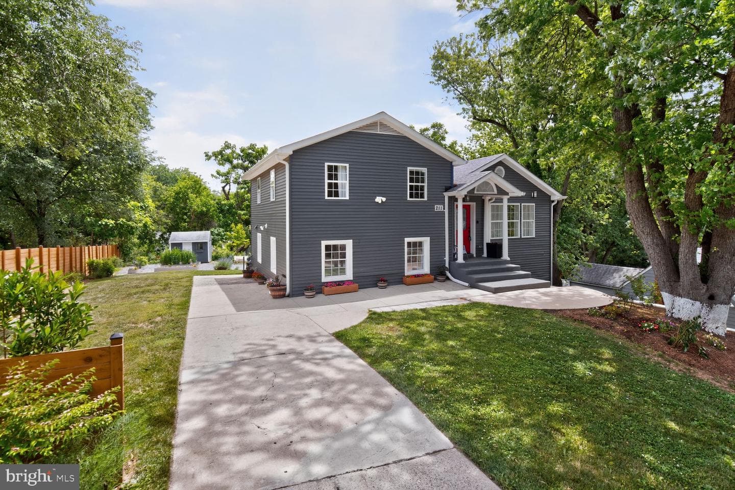 211 Charles St, Rockville