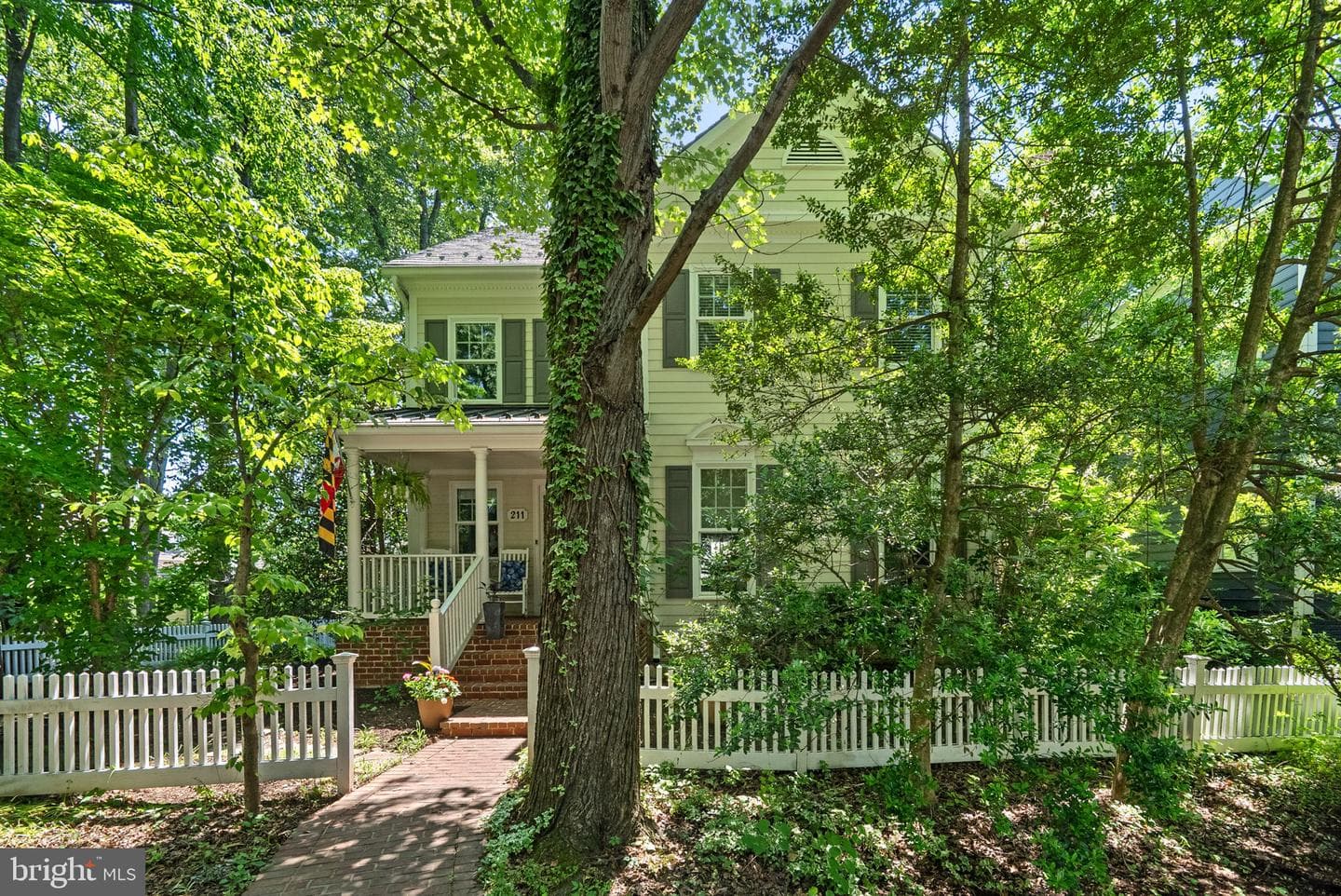 211 Holmard Street photo 2