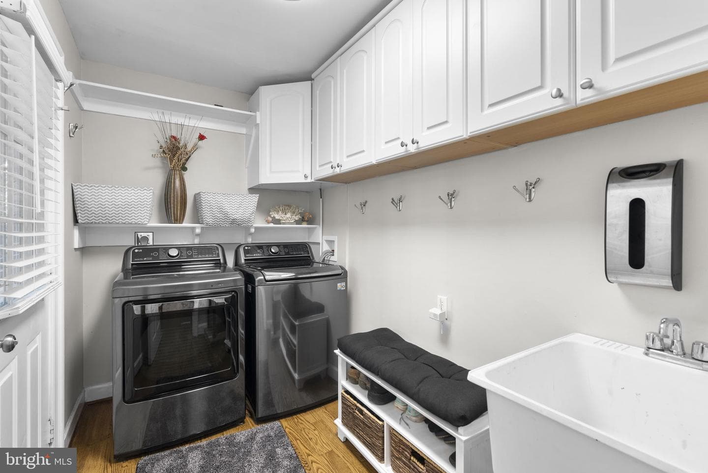 211 Holmard Street photo 30