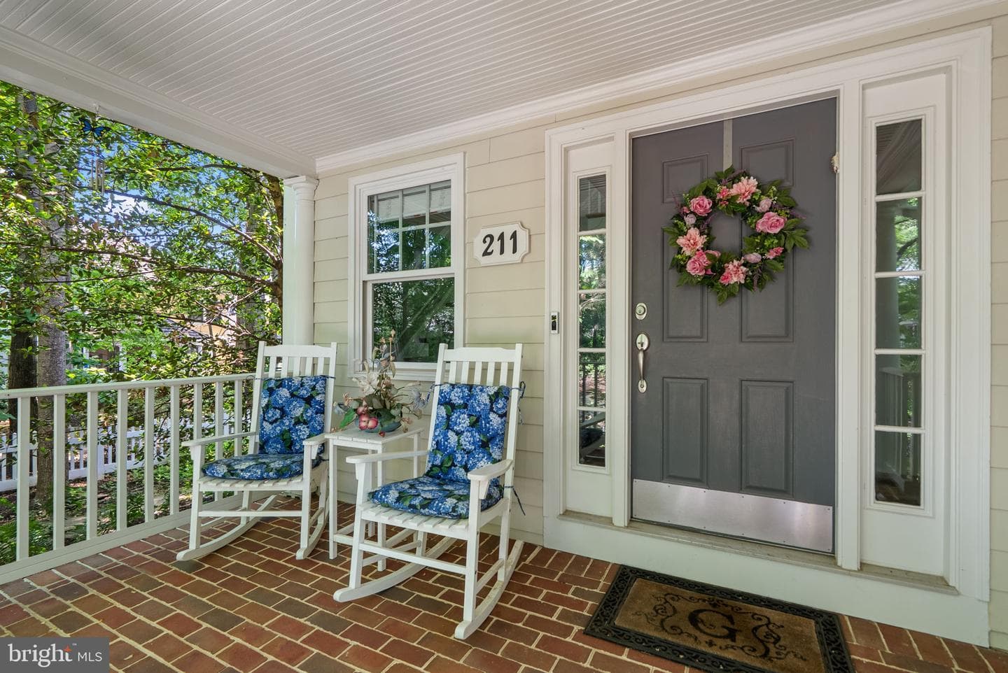 211 Holmard Street photo 4