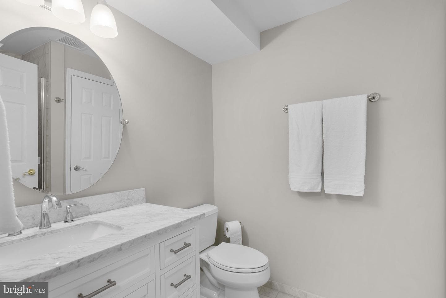 211 Holmard Street photo 50